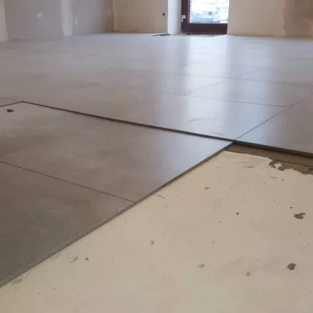 Rekonstrukce prodejny bio farma podlaha detail
