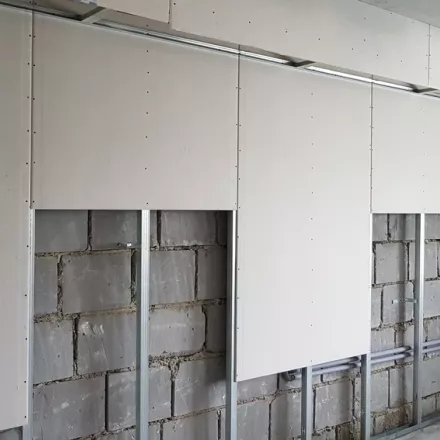 EasyCo během rekonstrukce
