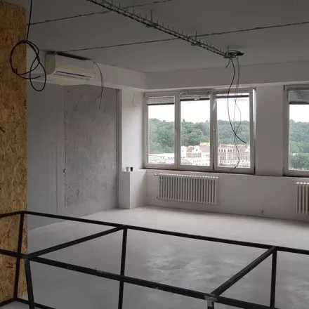 EasyCo během rekonstrukce